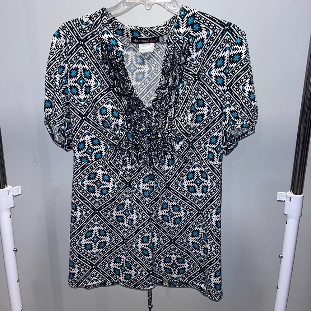 Black and White Geometric Patterned Top